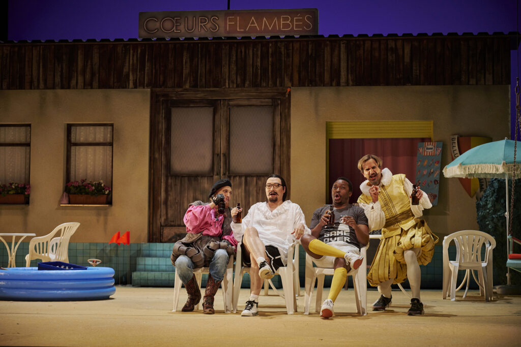 left to right: Randy Diamond Leonato), Jisang Ryu (Don Pedro), Zachariah N. Kariithi (Claudio), Matthew Peña (Bénédict) ©Thomas M. Jauk/Stage Picture